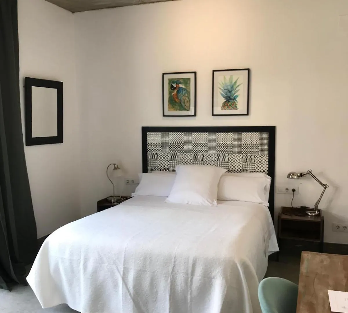 Urban House Siurot 33 Bed & Breakfast Seville 2*,  Spain