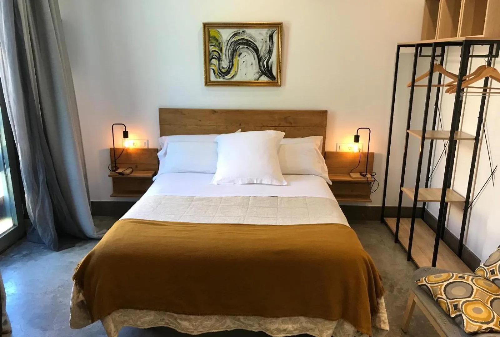 Urban House Siurot 33 Bed and Breakfast Σεβίλλη